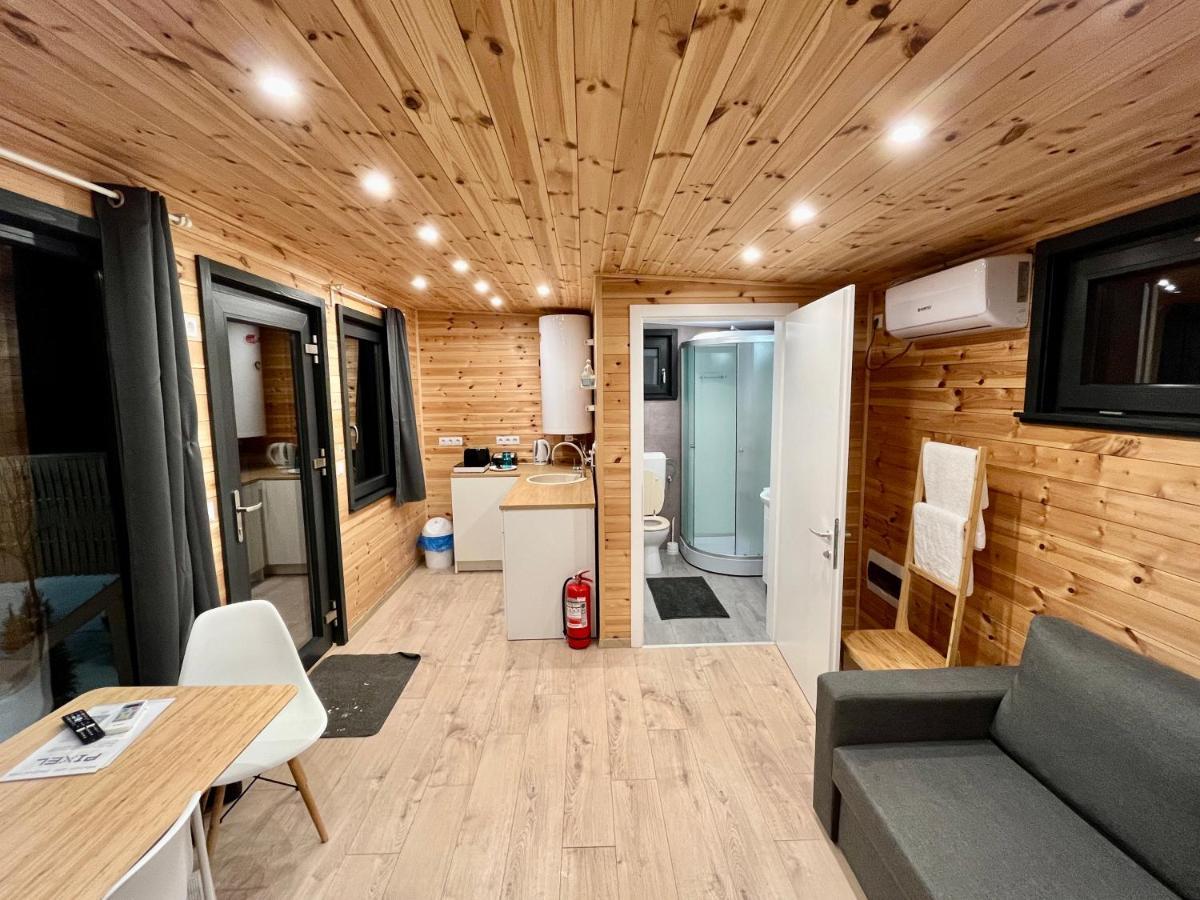 Pixel - Tiny Campus Villa Tirgu Secuiesc Exterior photo